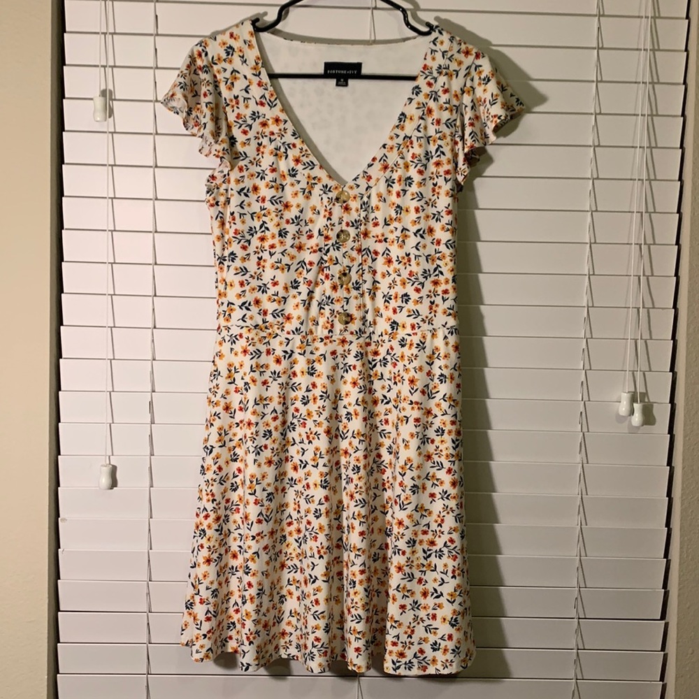Fortune & Ivy Button Detail Dress Medium White Floral